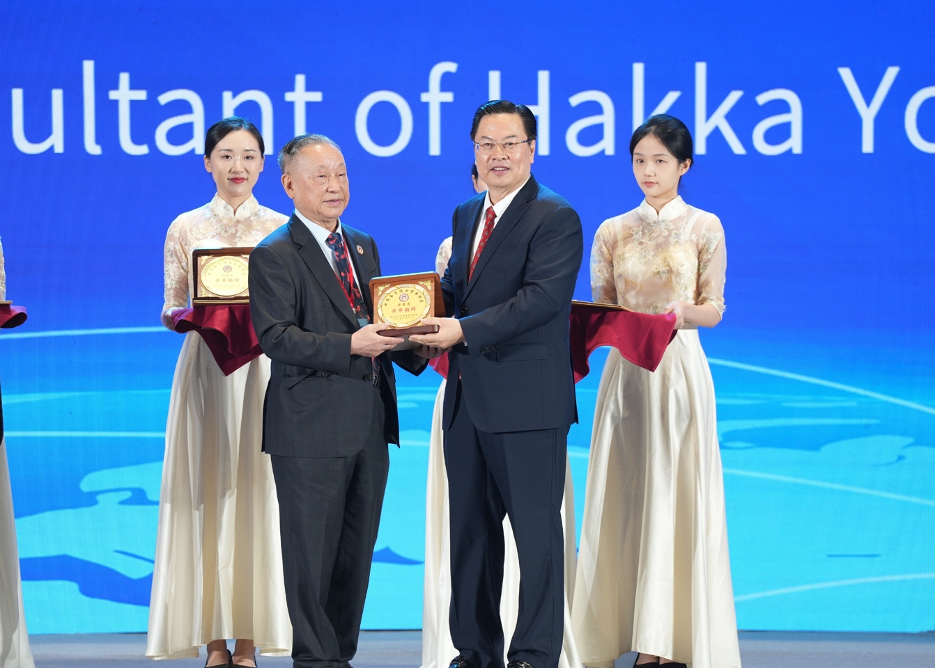 曾智明寄语客属青年:携手共进,共创价值<br>—第五届世界客属青年大会在广州召开